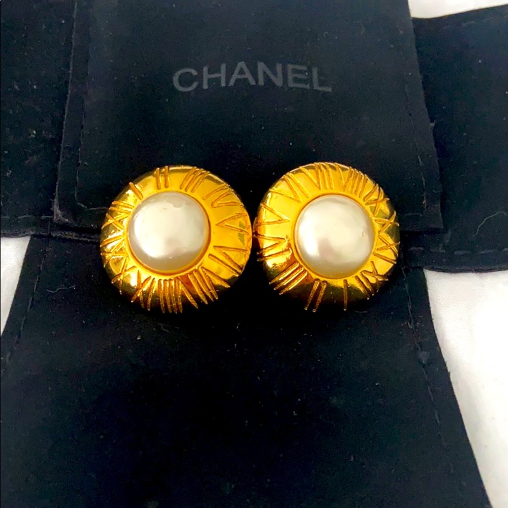 Chanel Big Clip Earings